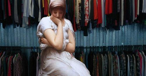 Носить нечего и места нет: как женщины проводят ревизию гардероба